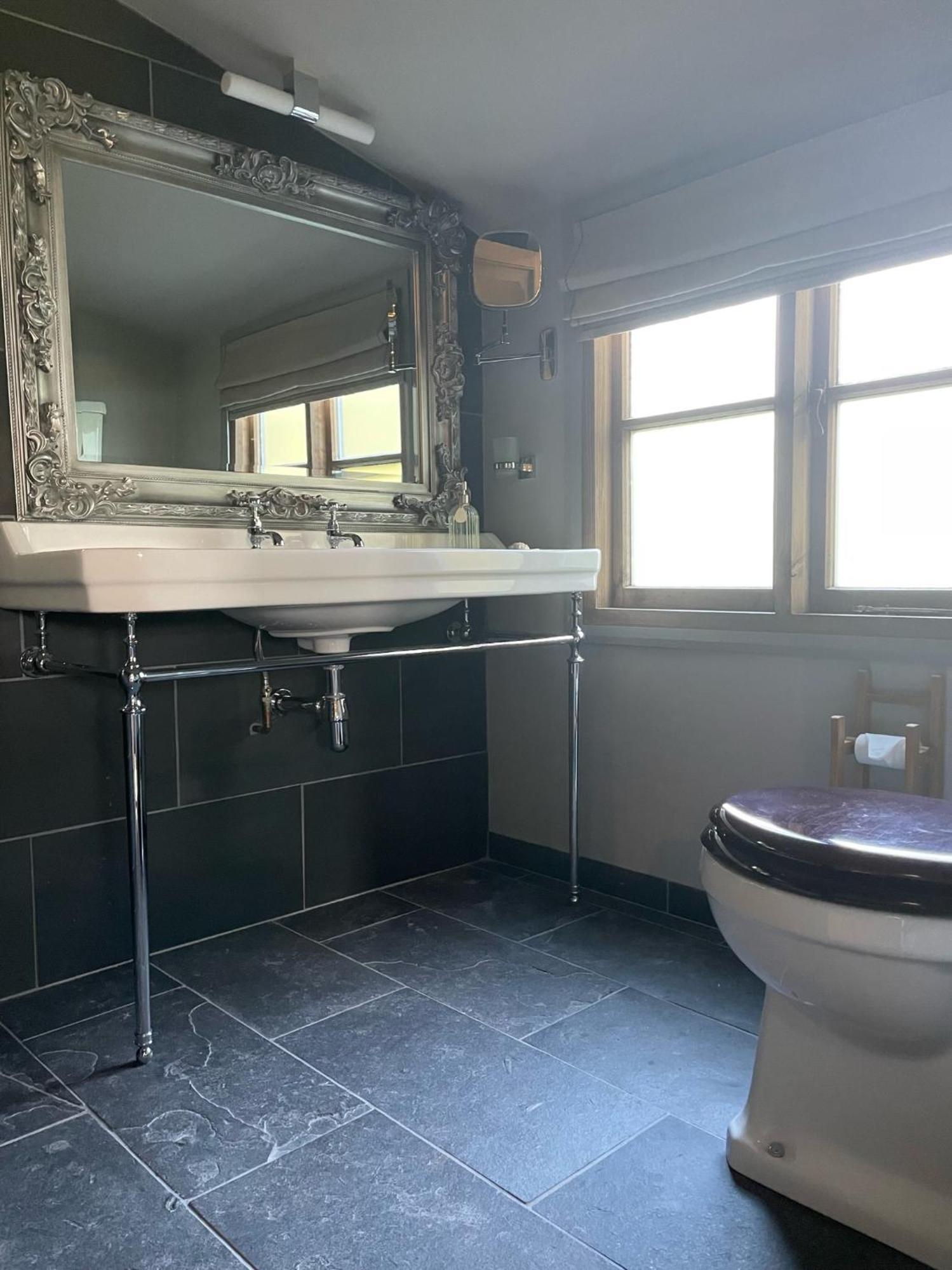 Villa Faraway Follies à Llandegla Extérieur photo